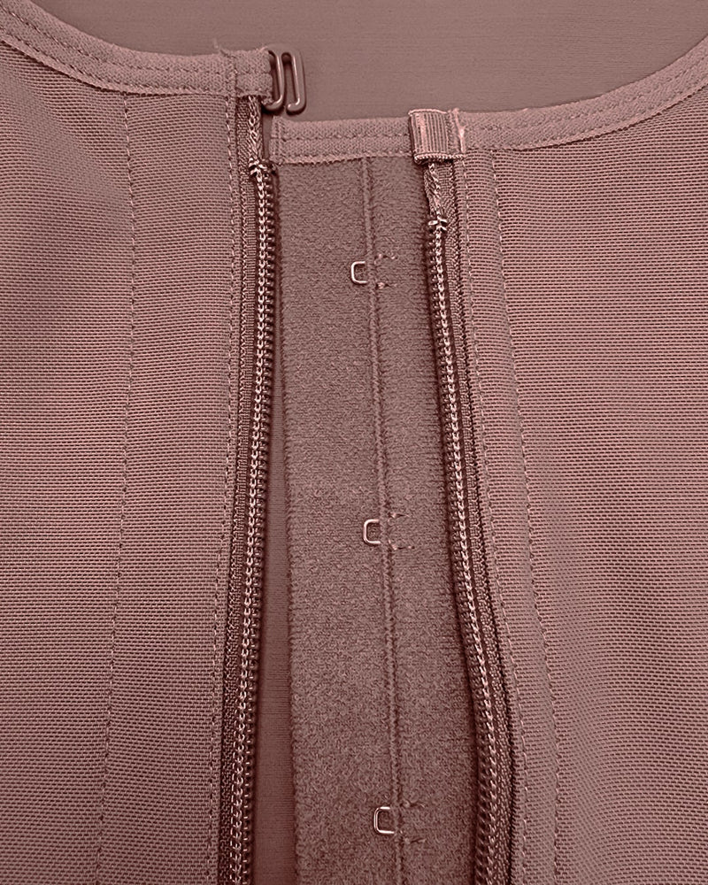 Men's Shaping Shirt in nude color with front zipper closure, designed for abdominal compression and waist slimming. Ideal for postsurgical and esthetic use.