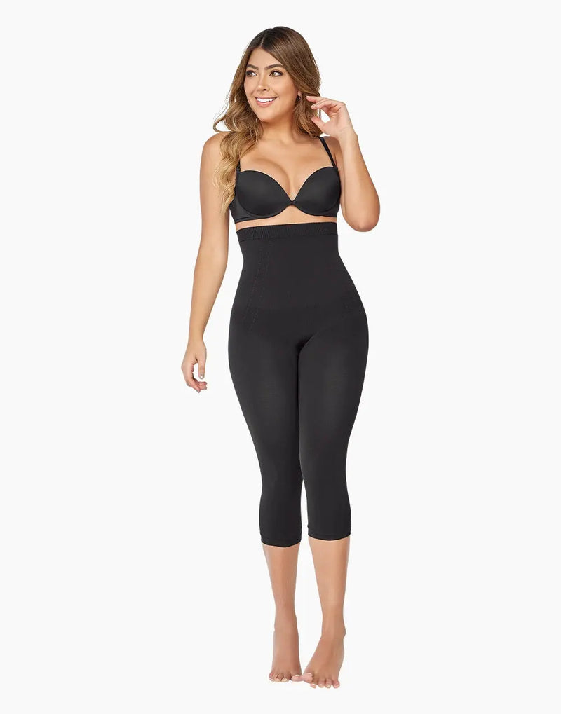 Curveez Capri Leggings Comfort Evolution shapewear in black, offering moderate compression with high-waist and thigh control for a sleek silhouette.