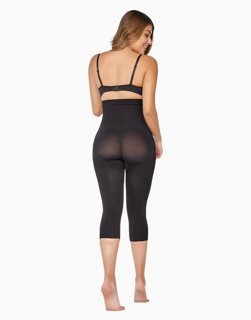 Curveez Capri Leggings Comfort Evolution shapewear in black, offering moderate compression with high-waist and thigh control for a sleek silhouette.